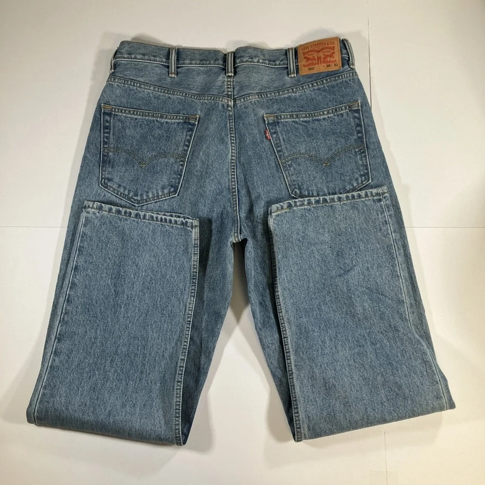Levi's‎ 550 Jeans Mens 38x32 Relaxed Fit Tapered Medium Wash Blue Denim